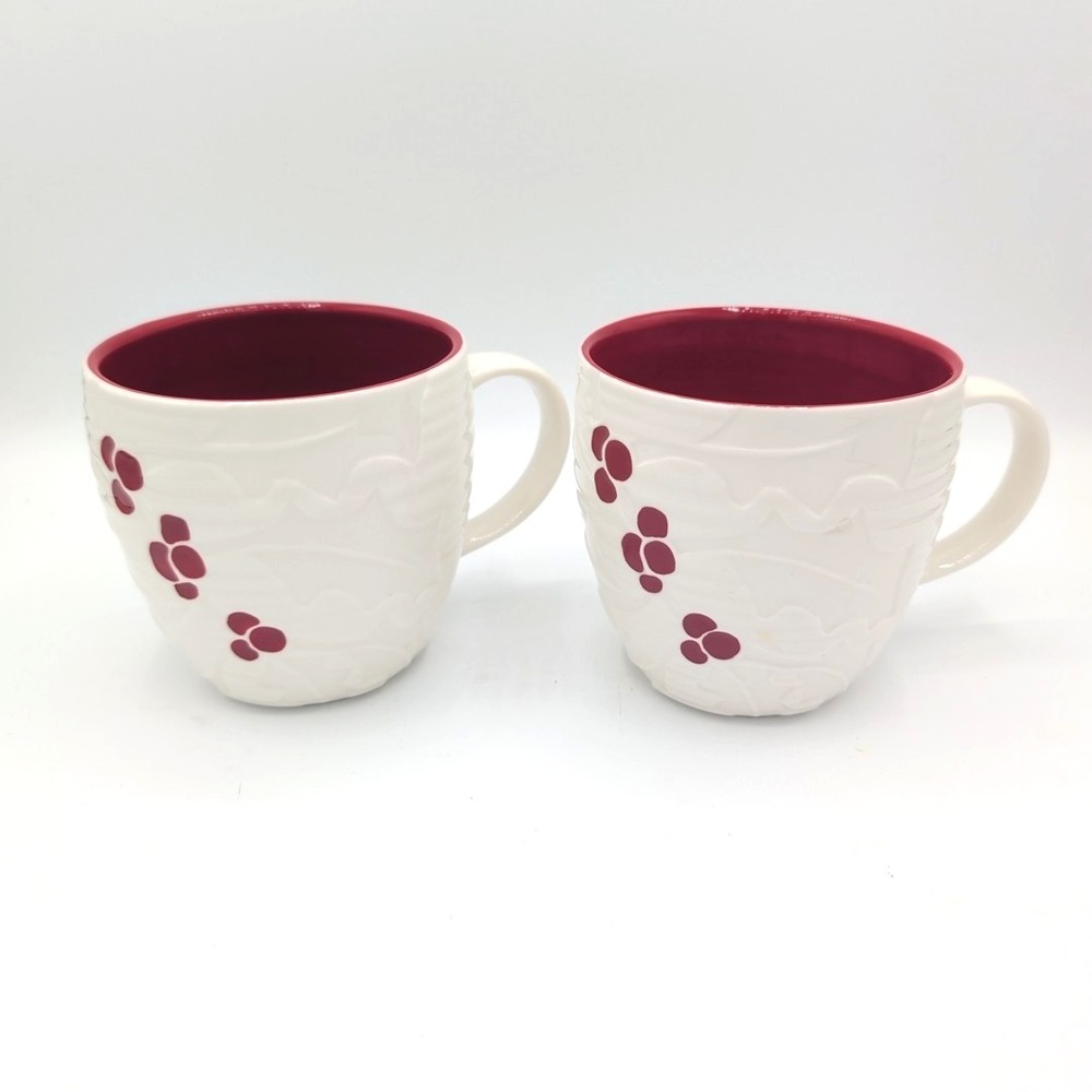 Starbucks 2010 Holiday Holly Berry Christmas Mugs 16oz Embossed Set of 2